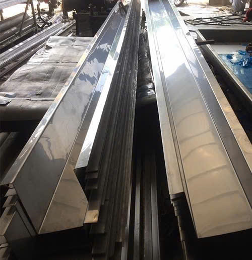 Máng xối inox